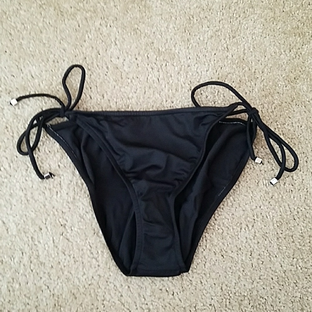 NWOT VENUS string side bikini bottoms
